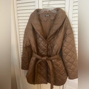 Cute lightweight puffer wrap jacket in brown - medium
